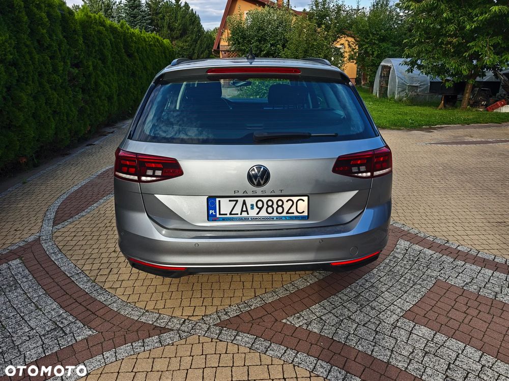 Volkswagen Passat - 4