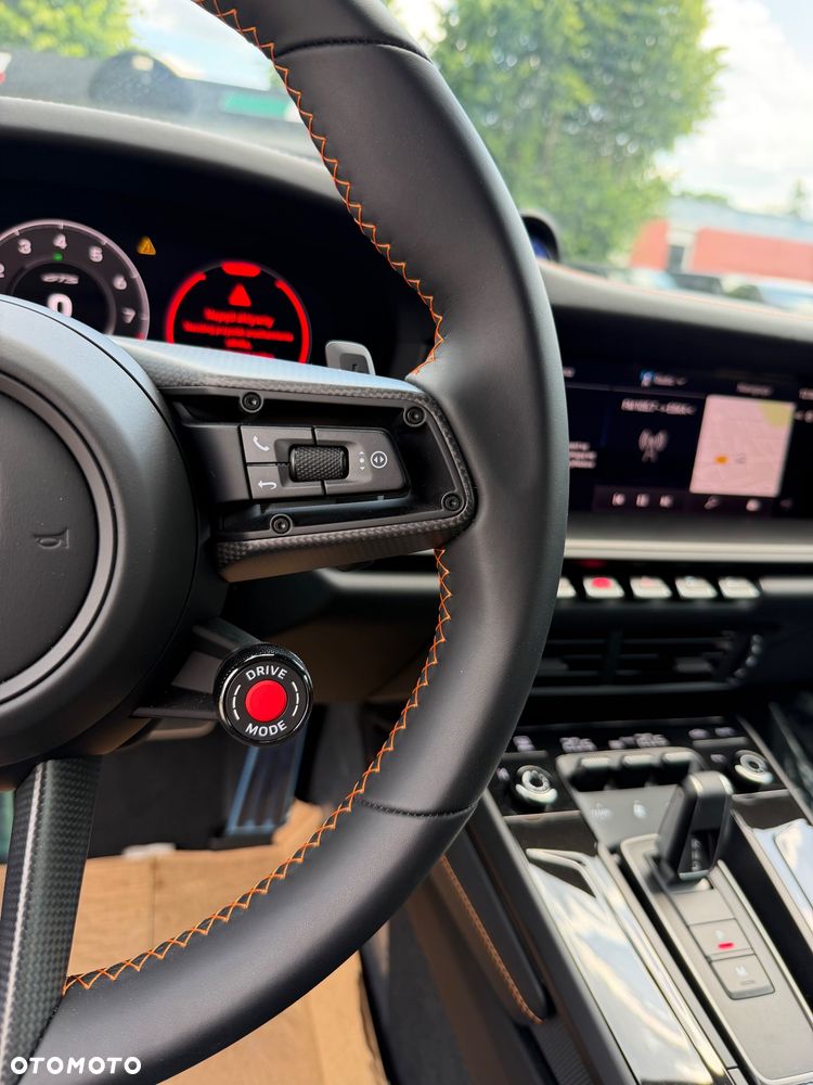 Porsche 911 Targa 4 GTS PDK - 24
