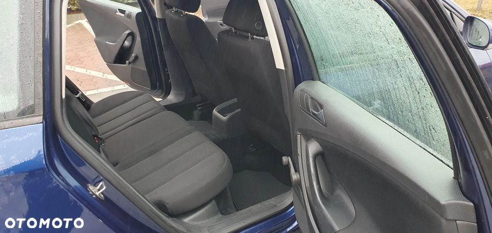 Volkswagen Passat - 10