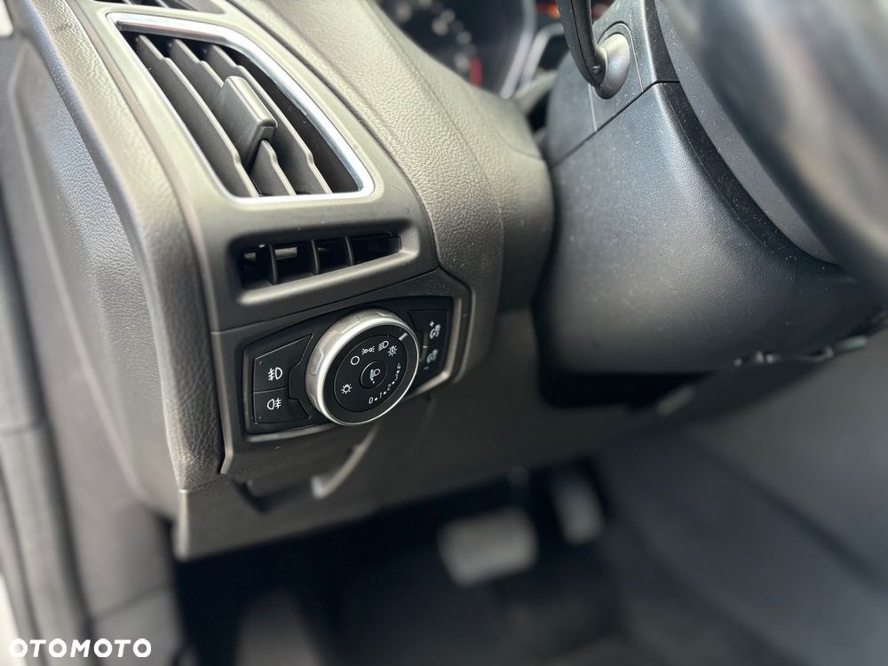 Ford Focus 2.0 TDCi DPF Start-Stopp-System Titanium - 16