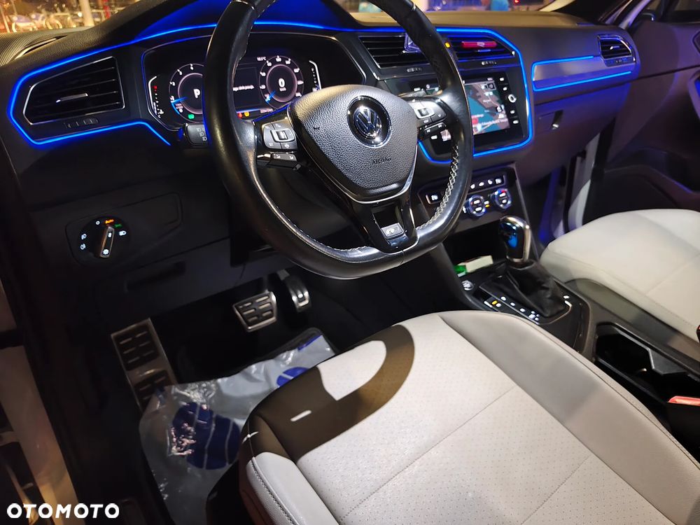 Volkswagen Tiguan - 33
