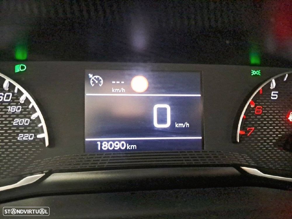 Peugeot 2008 1.2 PureTech Style - 13