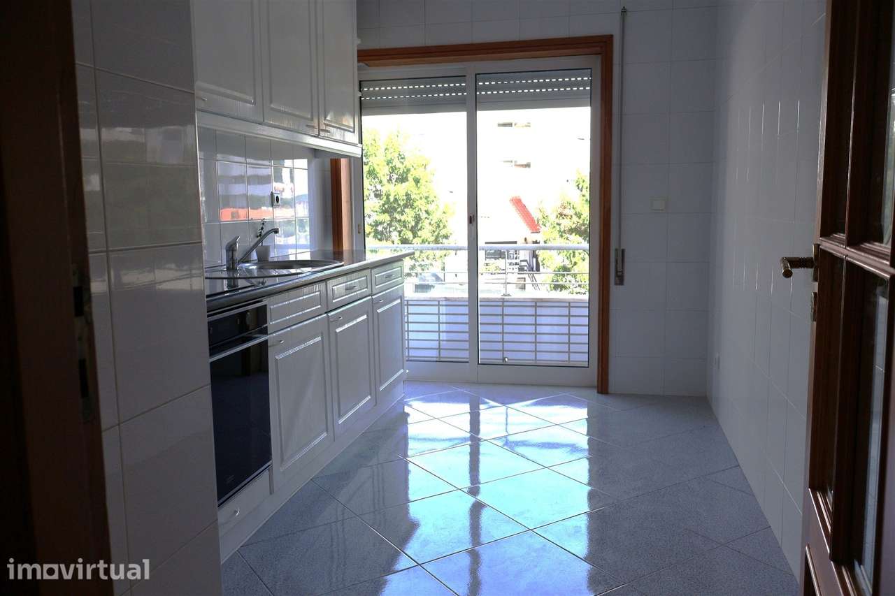 Apartamento T2 Venda em Viana do Castelo (Santa Maria Maior e Monserra - Grande imagem: 2/14