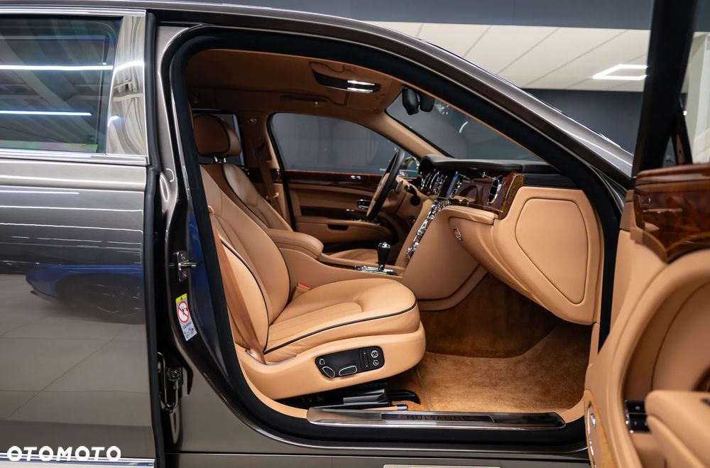 Bentley Mulsanne - 29