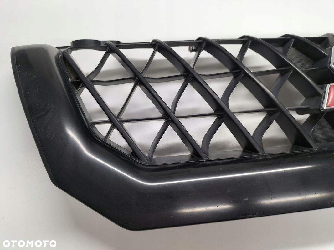 ATRAPA GRILL MITSUBISHI PAJERO SPORT - 2