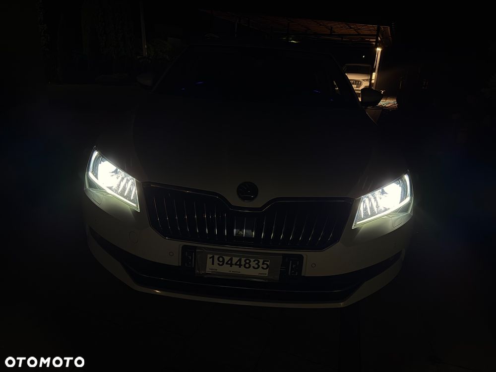 Skoda Superb 2.0 TDI 4x4 DSG Premium Edition - 14
