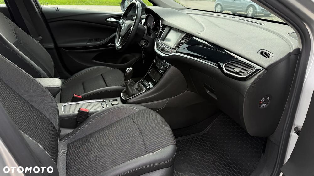 Opel Astra 1.2 T Business Elegance S&S - 9
