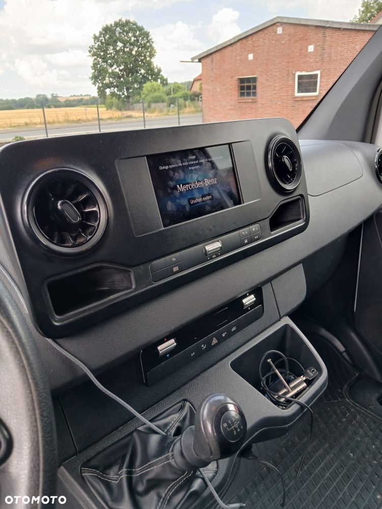 Mercedes-Benz Sprinter - 11