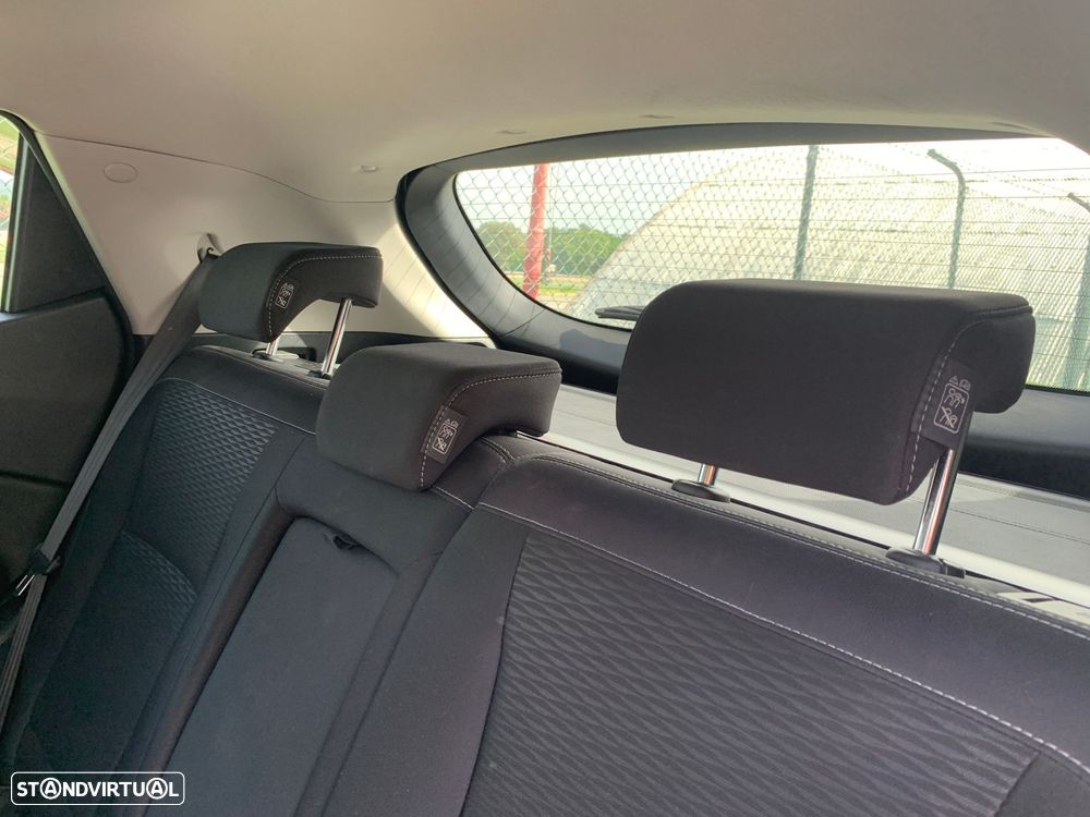 SsangYong Tivoli - 24