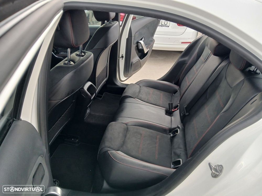 Mercedes-Benz A 250 e 8G-DCT AMG Line - 10