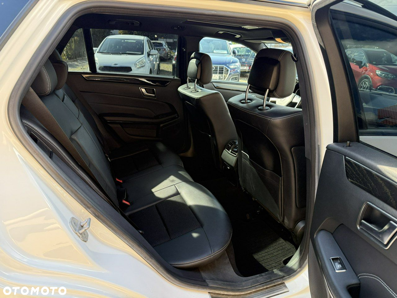 Mercedes-Benz Klasa E 220 T CDI 7G-TRONIC Avantgarde - 22
