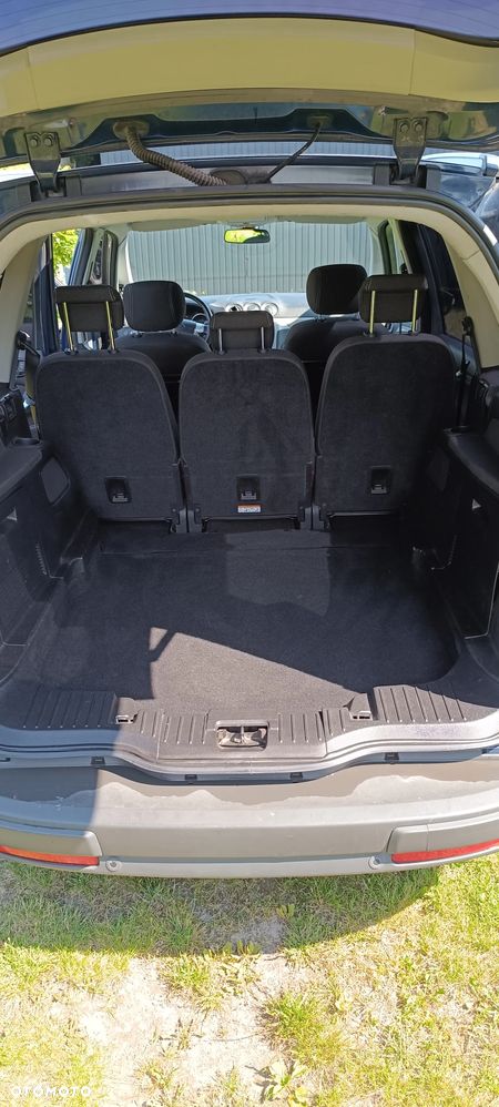 Ford Galaxy 2.0 Ambiente - 12