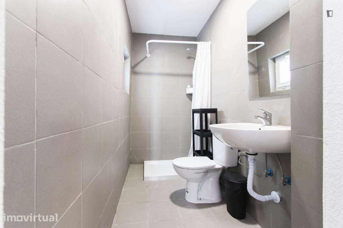 Quarto - localizado em Alameda Lisbon - Grande imagem: 5/11