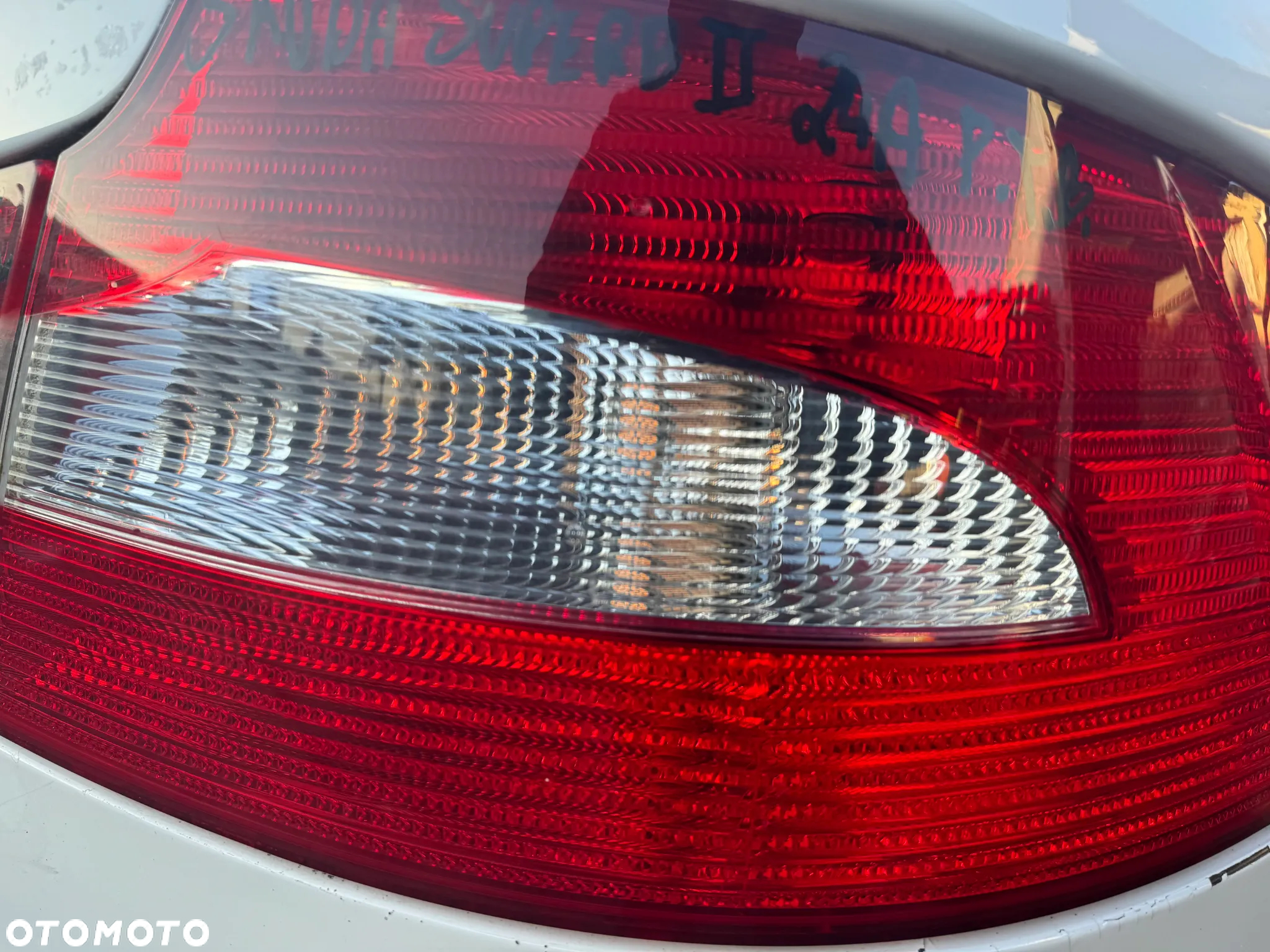 SKODA SUPERB II LAMPA PRAWA TYLNA PRAWY TYŁ Z BŁOTNIKA W BŁOTNIK - 5