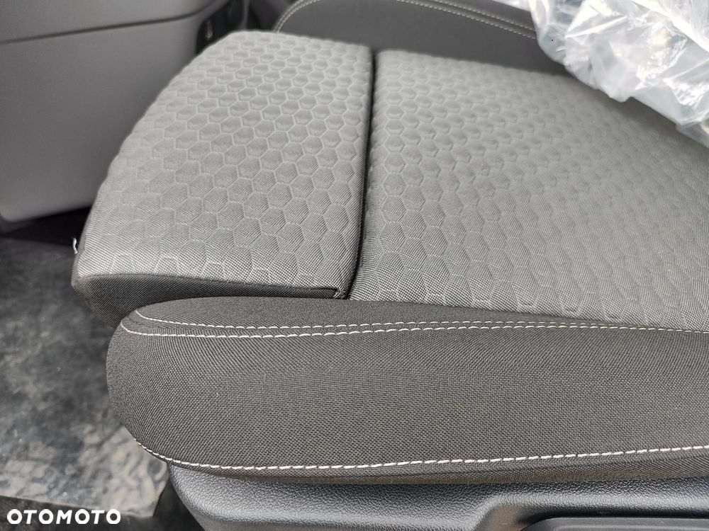 Volkswagen Caravelle 2.0 TDI L2 Life - 14