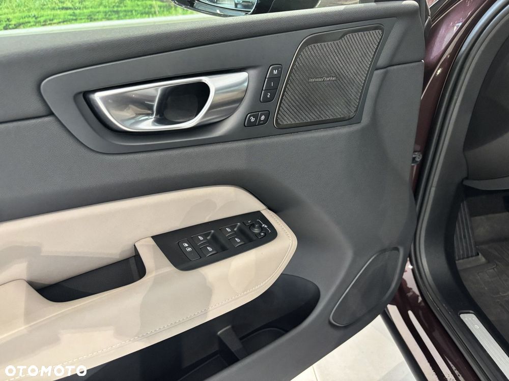 Volvo XC 60 - 24