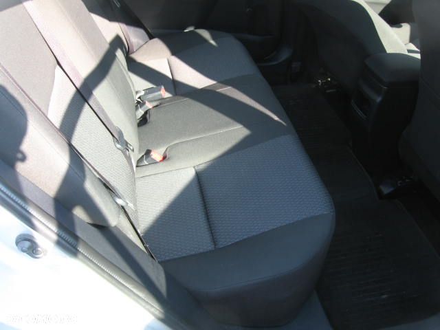 Toyota Corolla 1.4 D-4D Active EU6 - 13