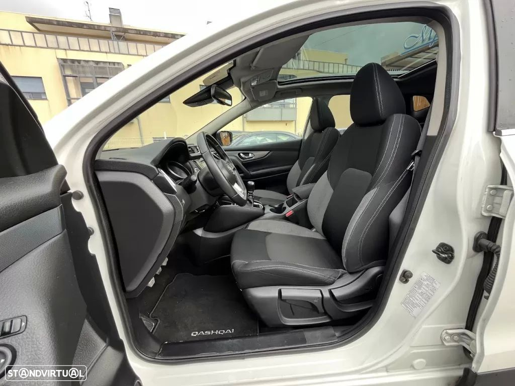 Nissan Qashqai 1.5 dCi N-Connecta 18 - 25
