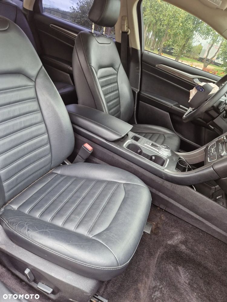 Ford Fusion 2.0 EcoBoost Titanium - 17