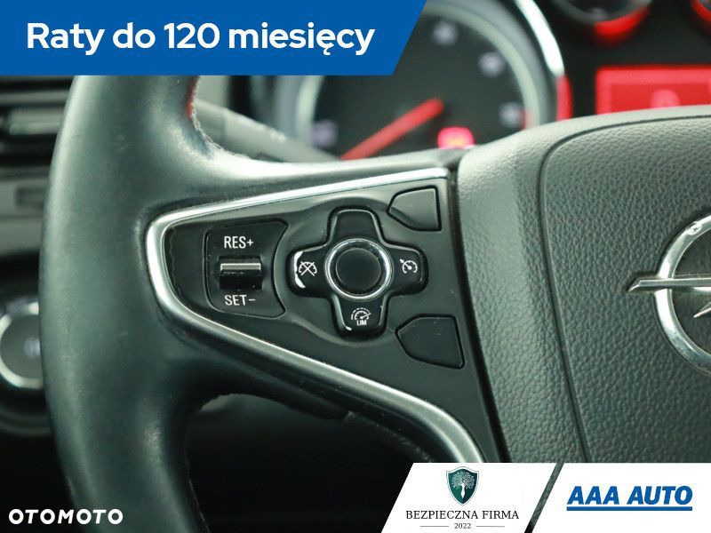 Opel Insignia - 15