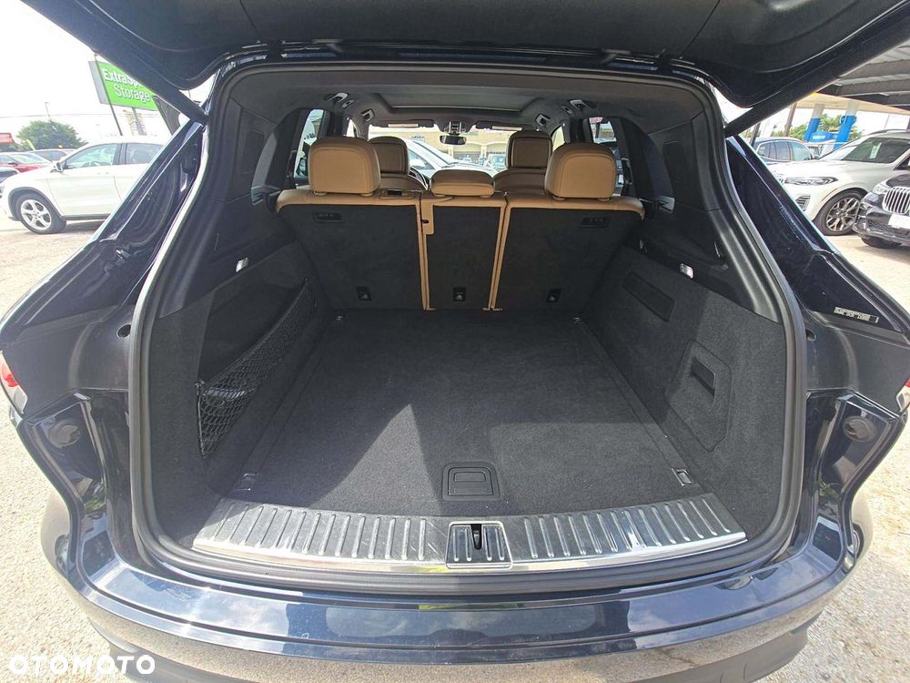 Porsche Cayenne - 12