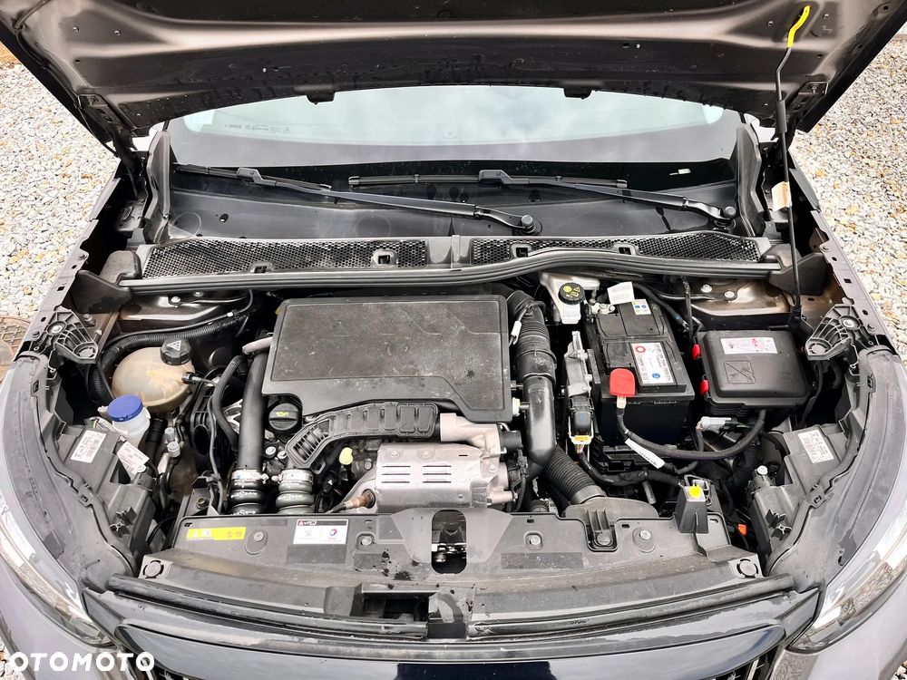 Peugeot 2008 1.2 PureTech Allure S&S EAT8 - 31