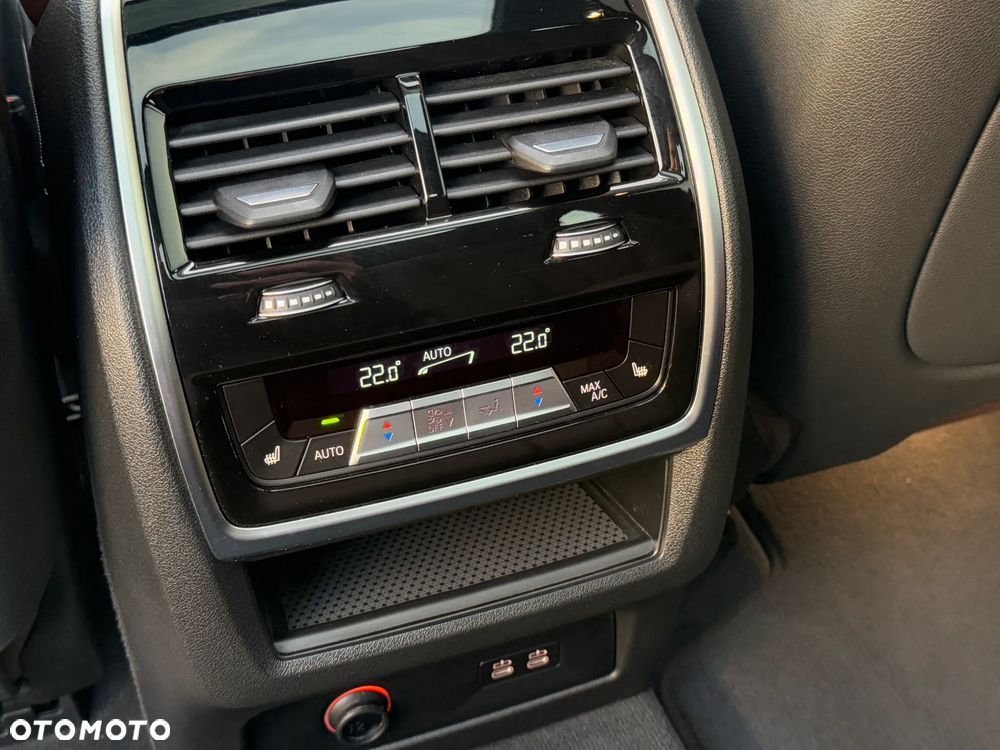 BMW X7 xDrive30d - 32