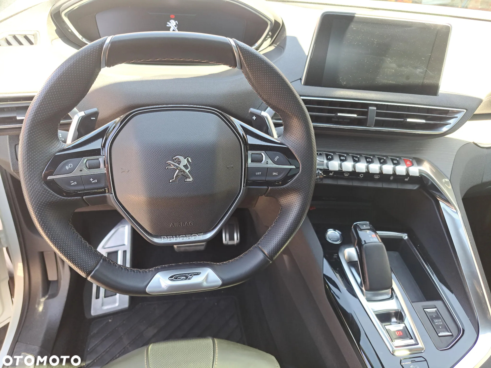 Peugeot 3008 Plug-In Hybrid4 300 e-EAT8 GT - 12