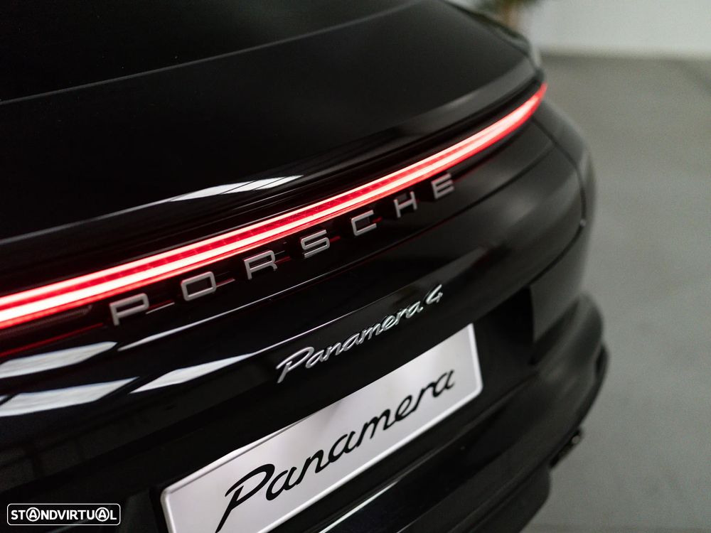 Porsche Panamera 4 E-Hybrid - 33