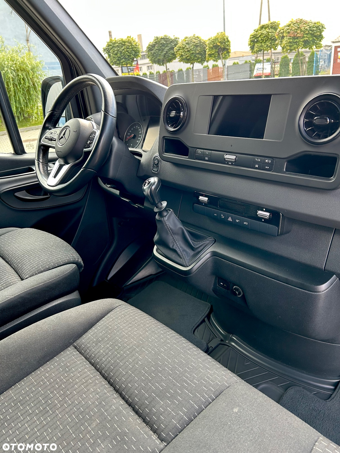 Mercedes-Benz Sprinter - 26