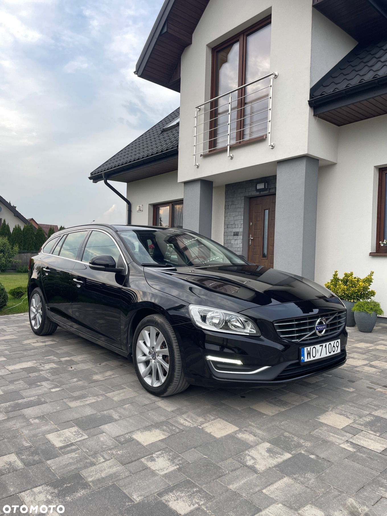 Volvo V60 D2 Summum - 5