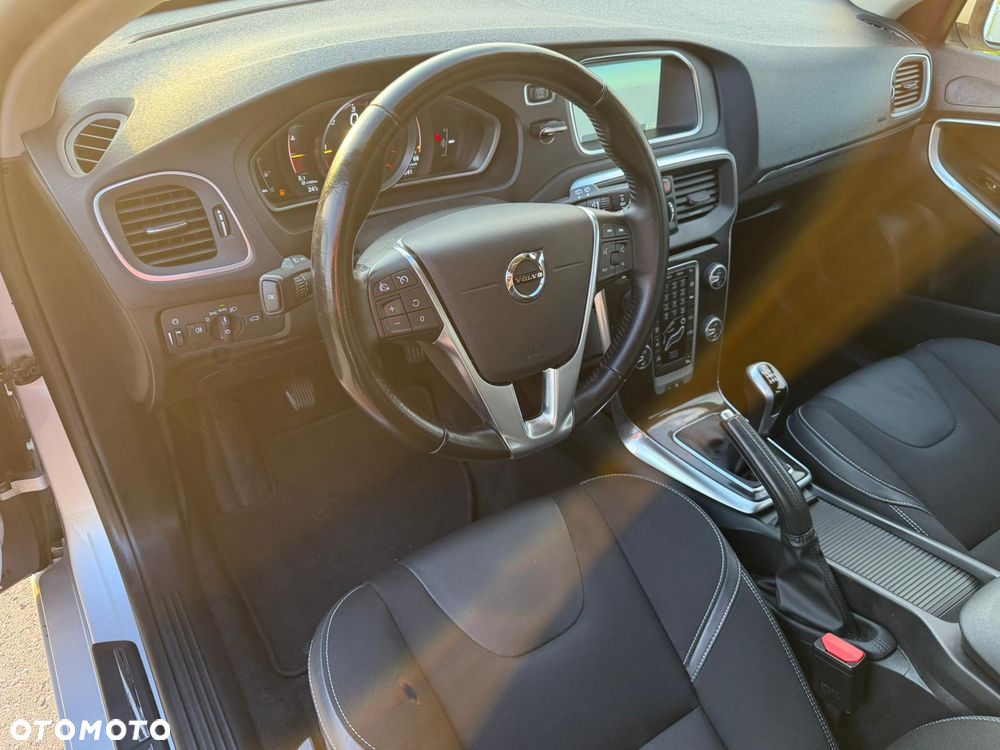 Volvo V40 D2 Drive-E Momentum - 31