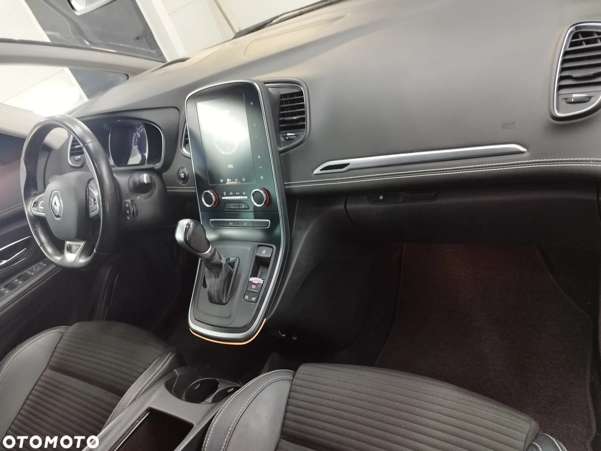 Renault Grand Scenic BLUE dCi 150 EDC BUSINESS EDITION - 30