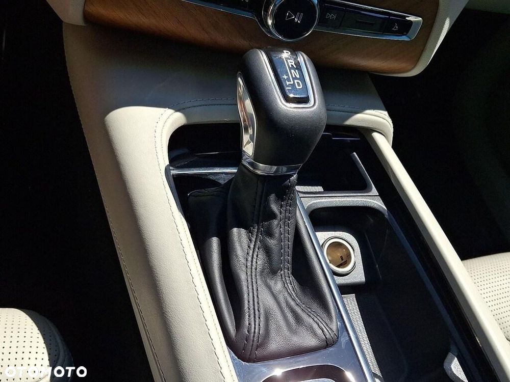Volvo XC 90 T6 AWD Geartronic Inscription - 17