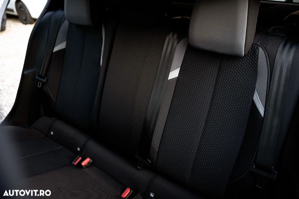 Opel Astra 1.2L Turbo Start/Stop AT8 Edition - 18