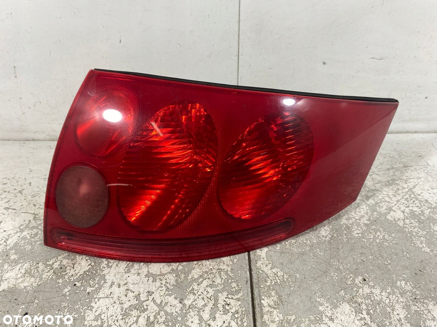 LAMPA TYŁ PRAWA TYŁ AUDI TT 8N - 1