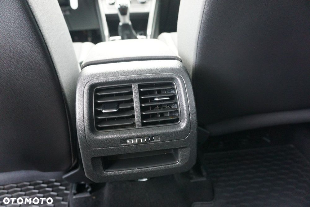 Volkswagen Touran - 13