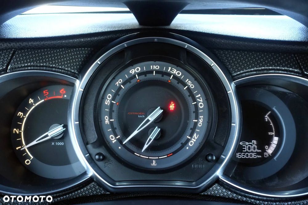 Citroën DS3 e-HDi 115 FAP SportChic - 17