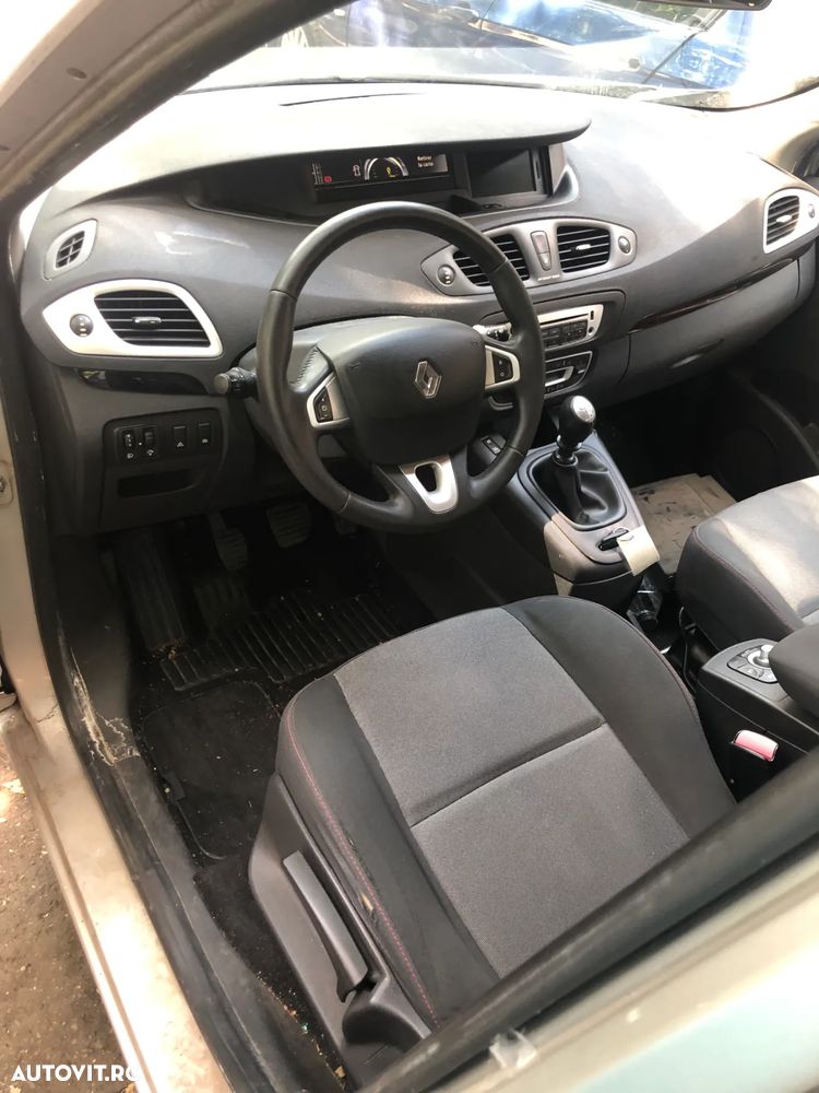Dezmembrez Renault Scenic 3 2012 gri argintiu diesel volan stanga - 8