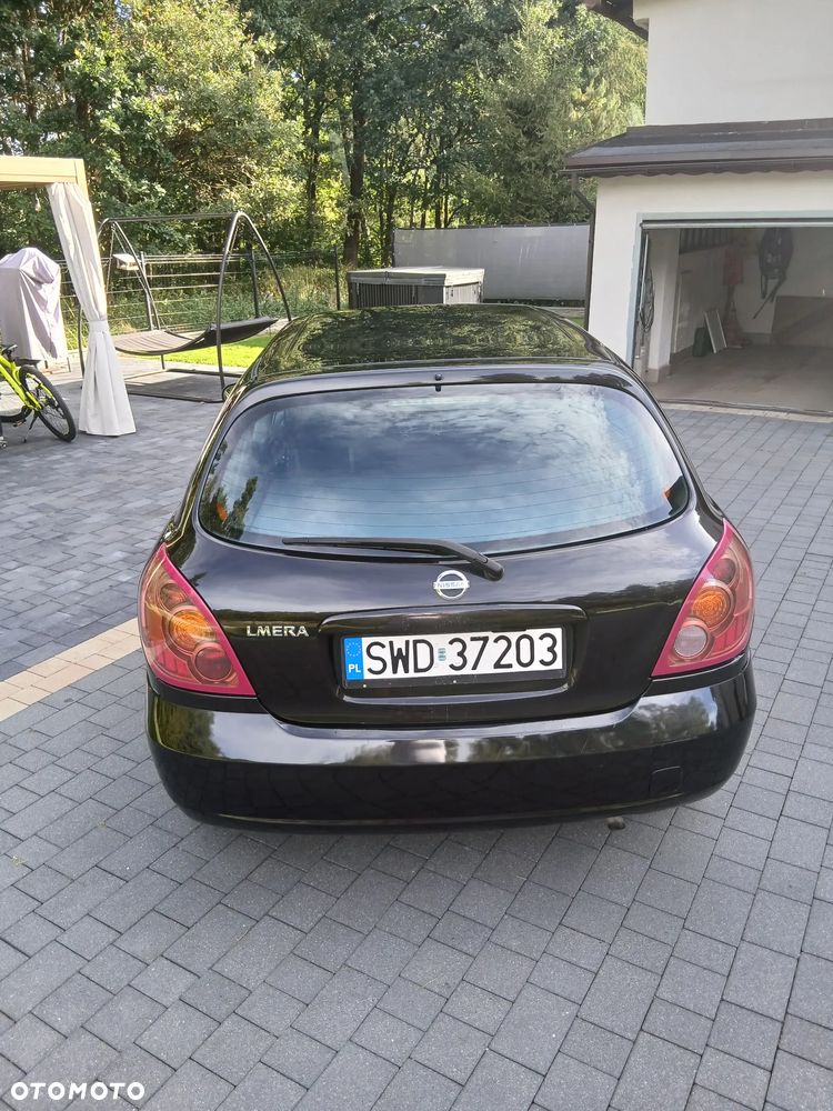 Nissan Almera 1.5 Base - 11