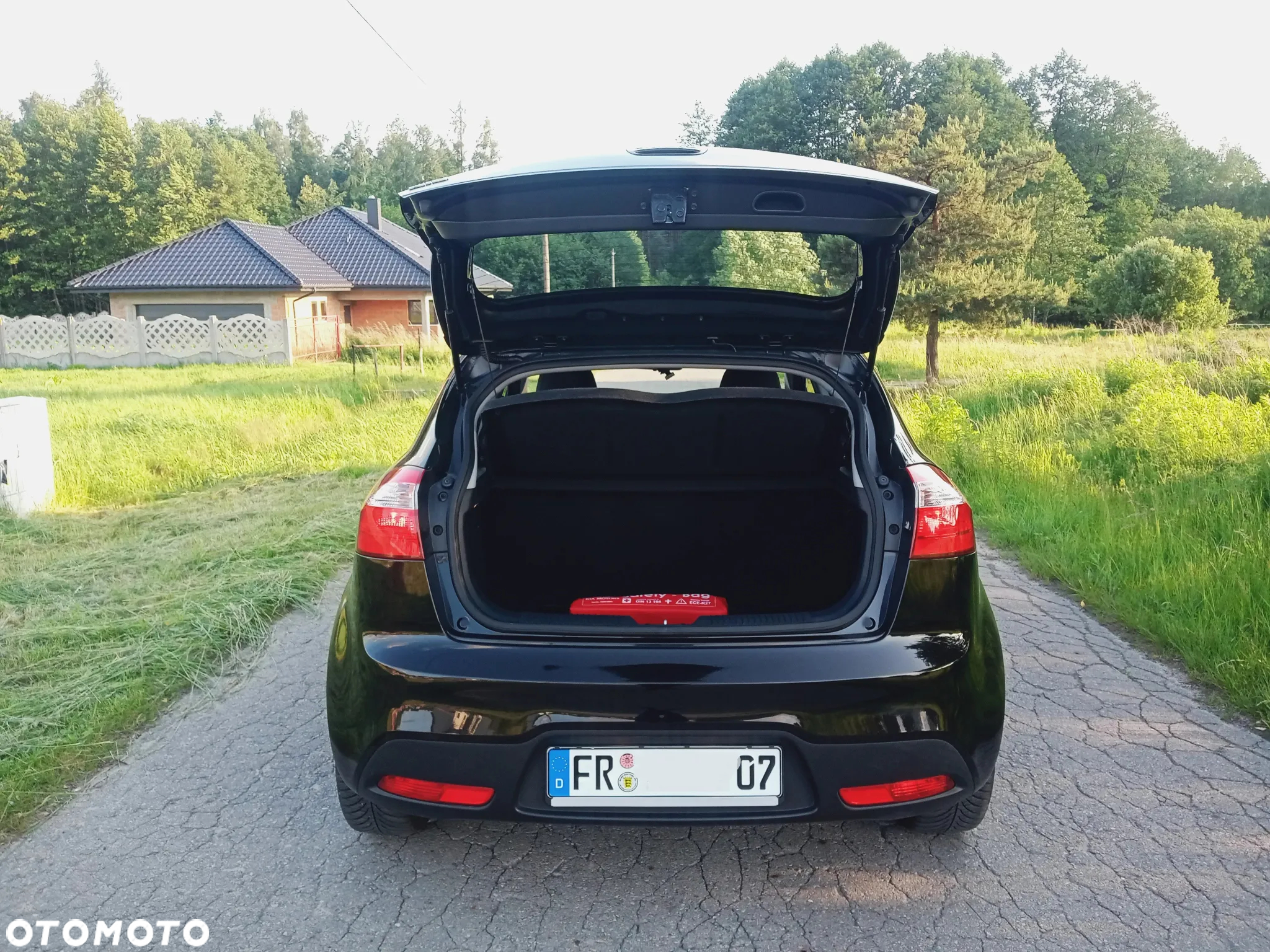 Kia Rio - 14