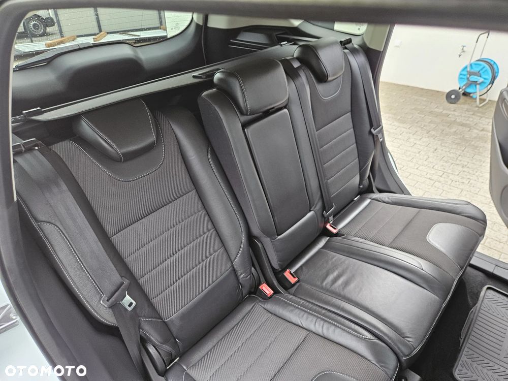 Ford Kuga 2.0 TDCi 4x4 Titanium - 25