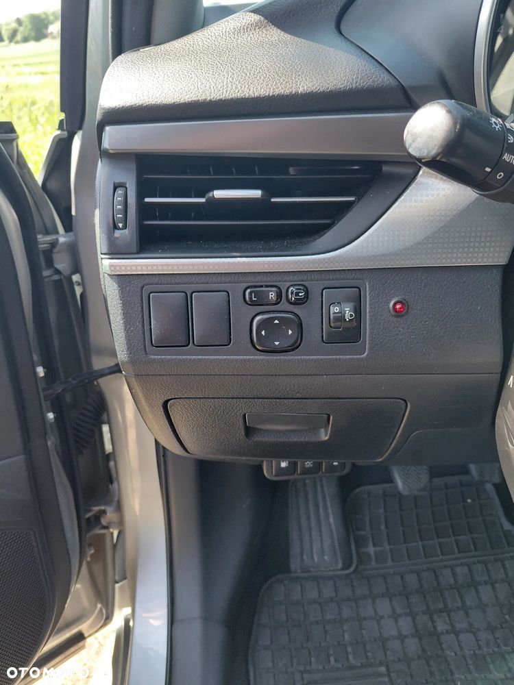 Toyota Avensis 1.8 Premium EU5 - 8