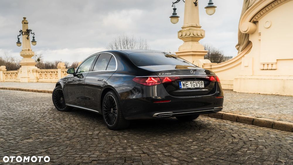 Mercedes-Benz Klasa E 220 d 4-Matic - 4