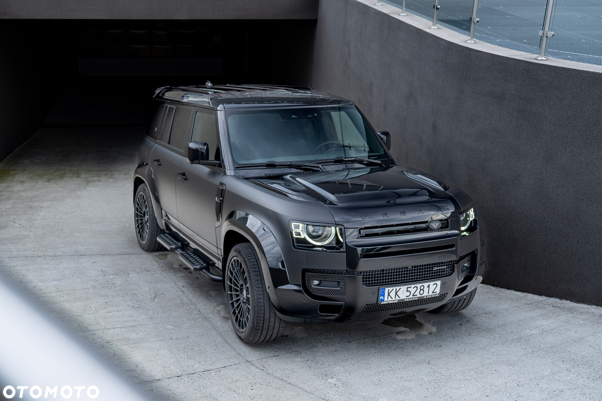 Land Rover Defender - 29