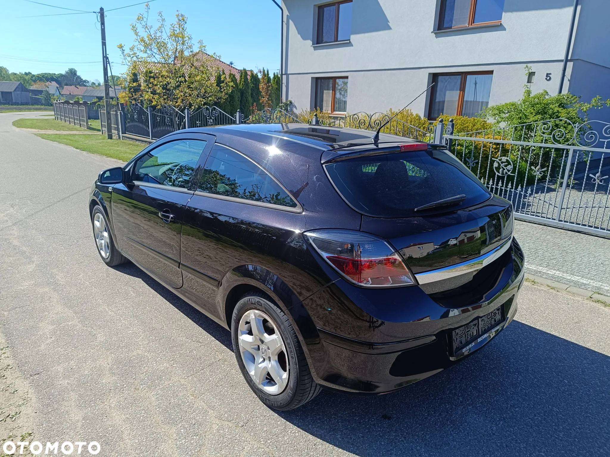 Opel Astra GTC 1.7 CDTI - 4
