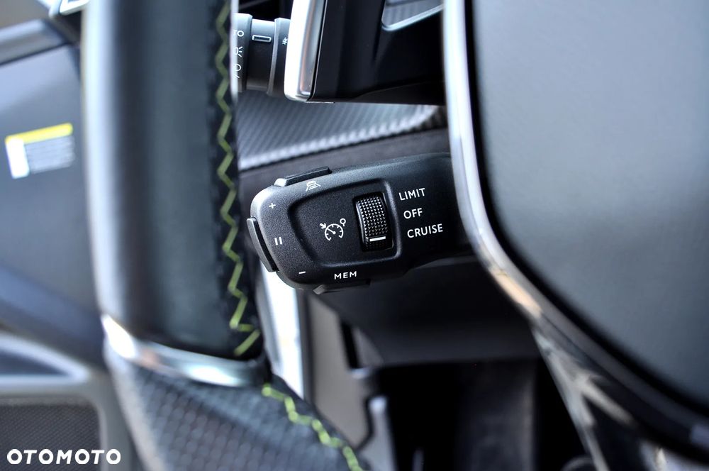Peugeot 2008 PureTech 130 EAT8 GT - 30
