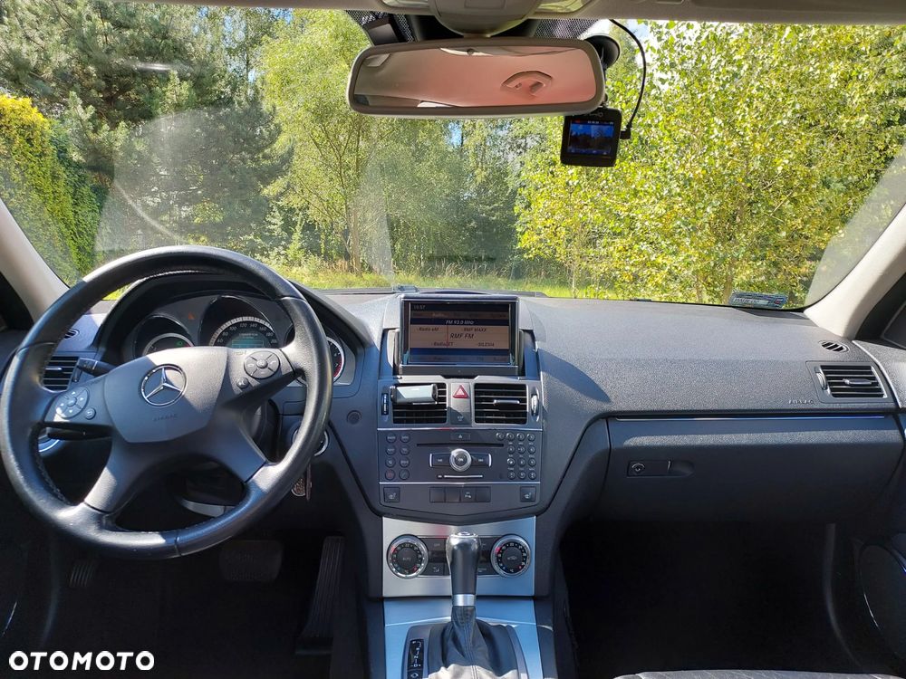 Mercedes-Benz Klasa C 200 CGI Automatik BlueEFFICIENCY Avantgarde - 11
