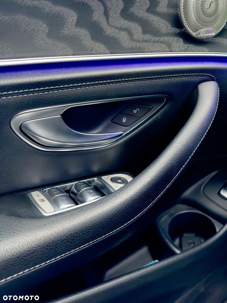Mercedes-Benz Klasa E 300 de Business Edition - 12
