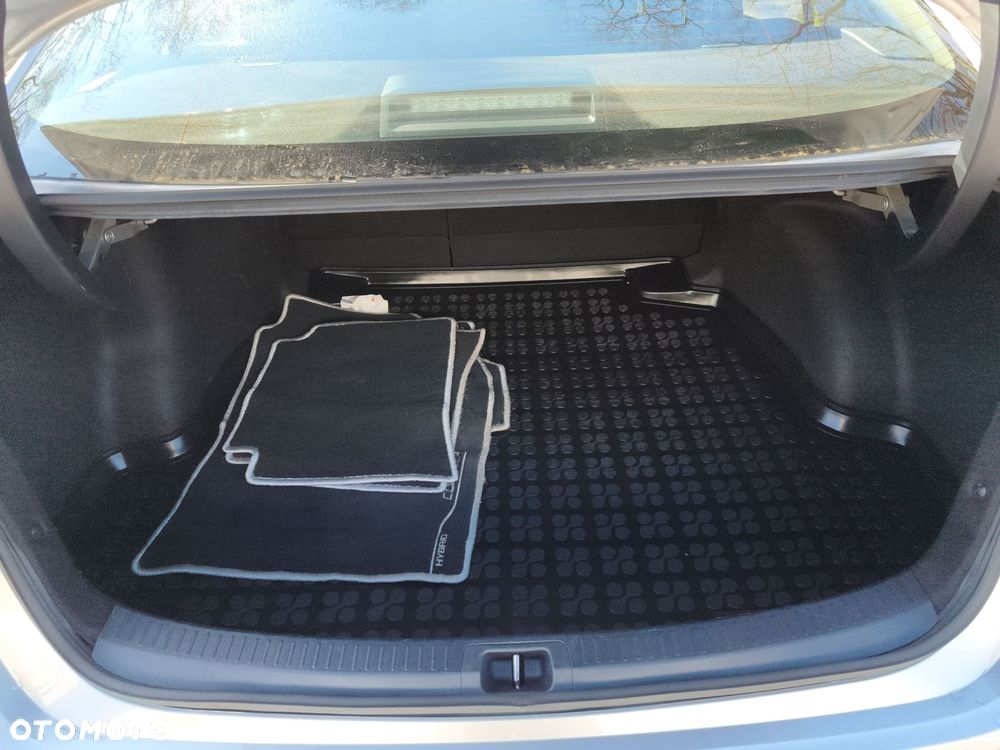 Toyota Corolla 1.8 Hybrid Active - 25